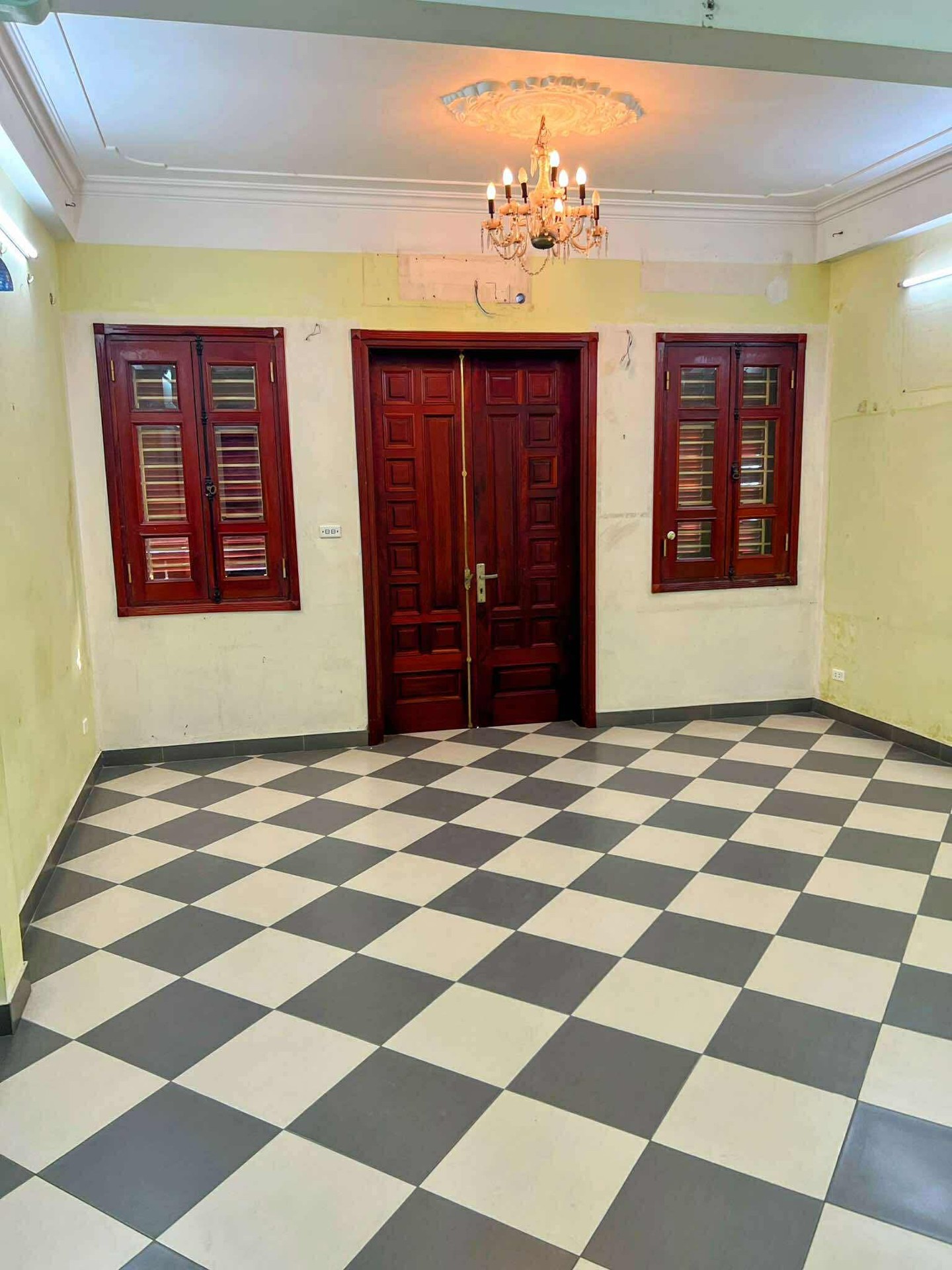 Bán nhà Tam Trinh - diện tích 64.5m2 5 tầng - ô tô tránh - giá 28,5 tỷ