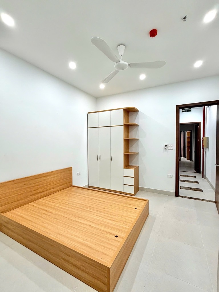 Bán nhà Trường Chinh - diện tích 69.5m2 7 tầng - Ô Tô Đỗ Cửa - giá 27 tỷ