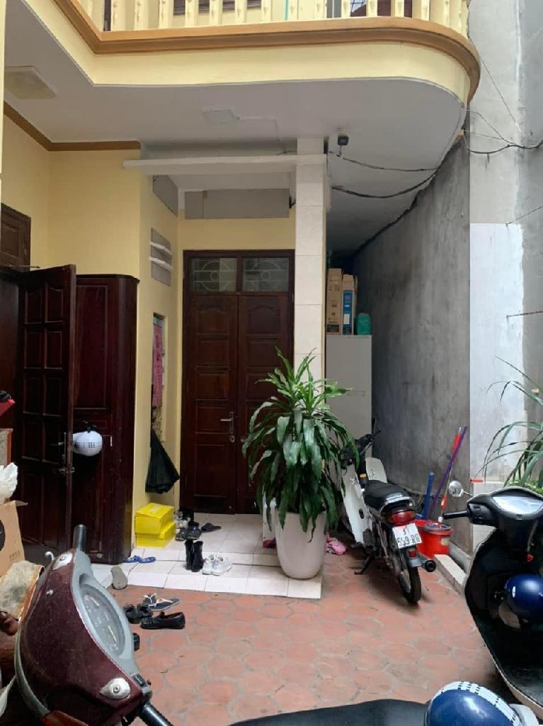 Bán nhà Mai Anh Tuấn - diện tích 95m2 4 tầng - vị trí sát hồ Hoàng Cầu - giá 22 tỷ