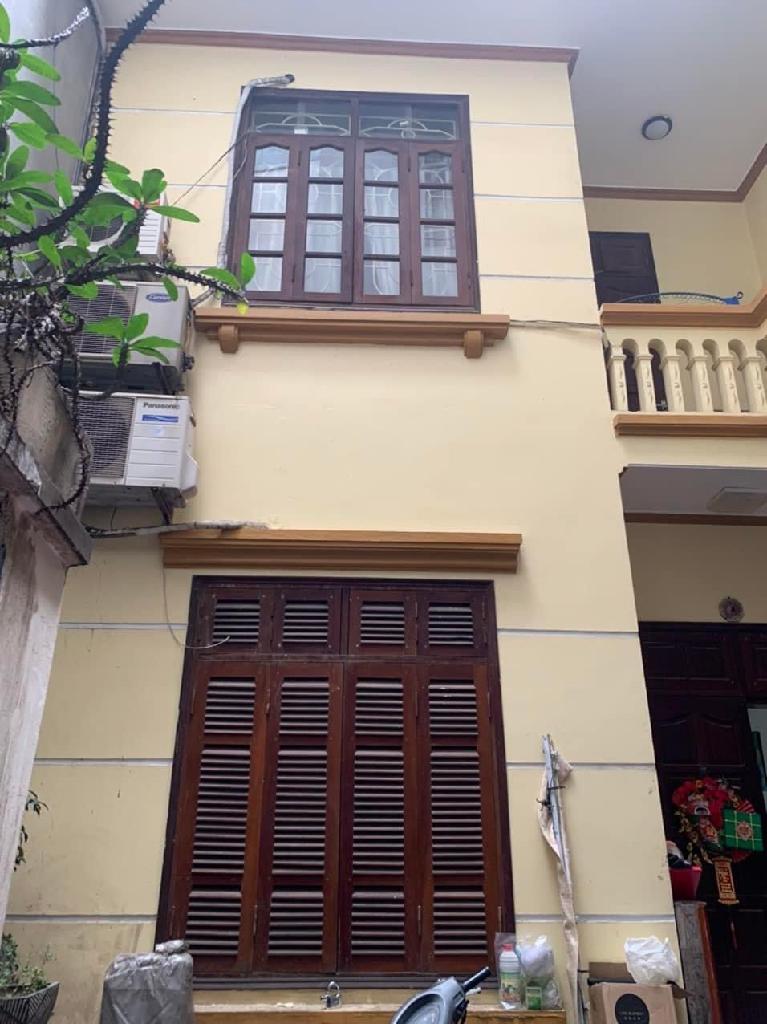 Bán nhà Mai Anh Tuấn - diện tích 95m2 4 tầng - vị trí sát hồ Hoàng Cầu - giá 22 tỷ