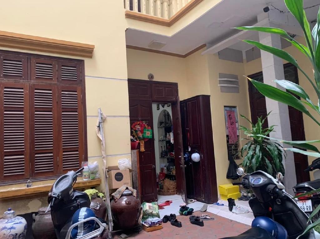 Bán nhà Mai Anh Tuấn - diện tích 95m2 4 tầng - vị trí sát hồ Hoàng Cầu - giá 22 tỷ