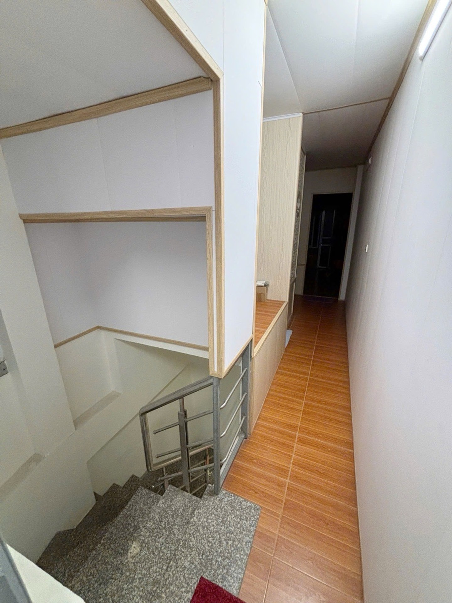 Bán nhà Nguyễn Trãi - diện tích 32m2 3 tầng - ô tô đỗ cửa - giá 3 tỷ