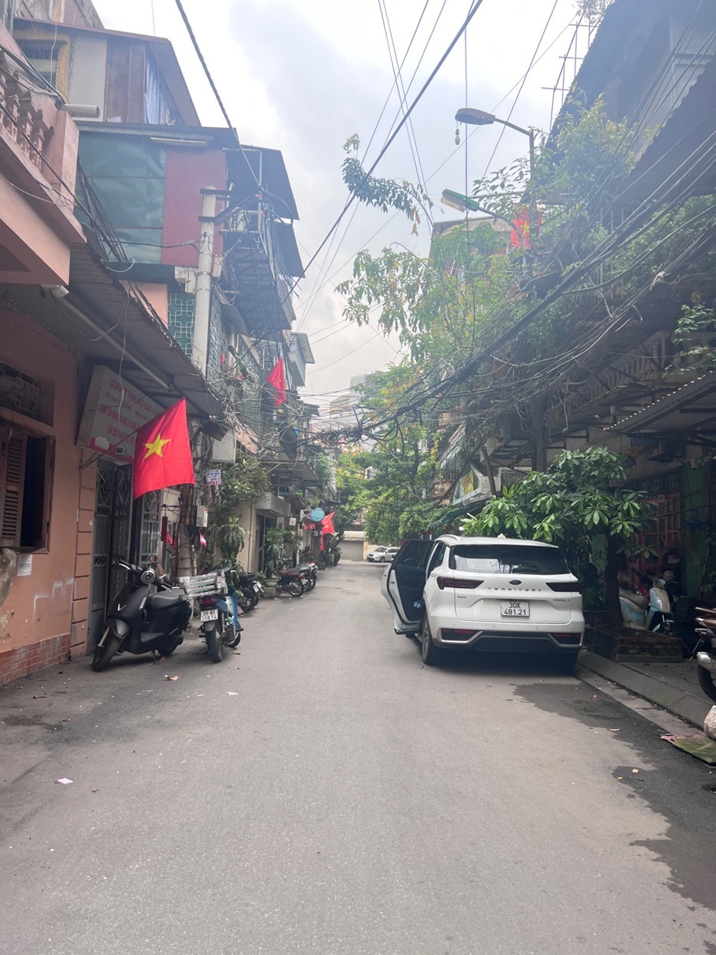 Bán nhà Nguyễn Trãi - diện tích 32m2 3 tầng - ô tô đỗ cửa - giá 3 tỷ