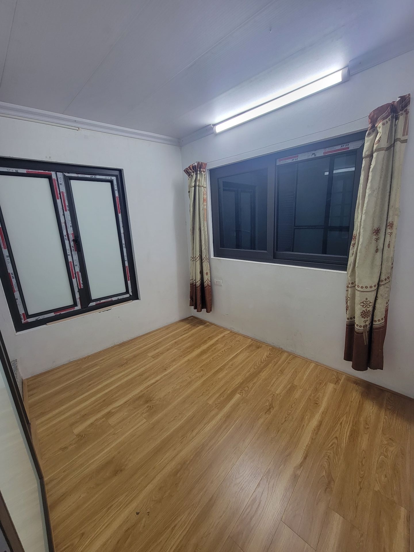 Bán nhà Trần Khát Chân - diện tích 8m2 3 tầng - Lô góc 3 mặt thoáng - giá 1,65 tỷ
