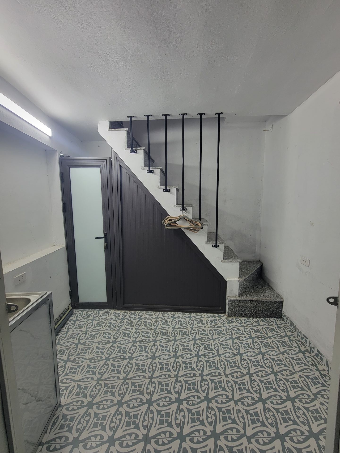 Bán nhà Trần Khát Chân - diện tích 8m2 3 tầng - Lô góc 3 mặt thoáng - giá 1,65 tỷ