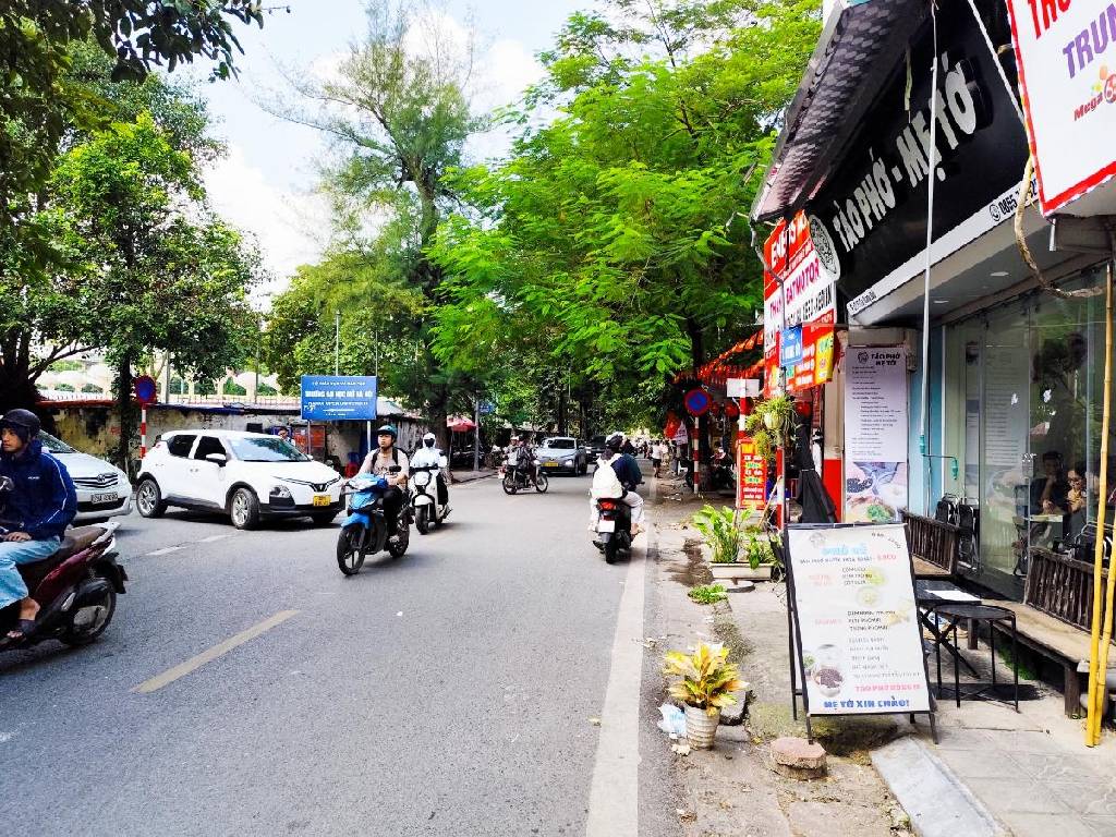 Bán nhà Tạ Quang Bửu - diện tích 15m2 4 tầng - Mặt phố vỉa hè kinh doanh đỉnh - giá 12,7 tỷ