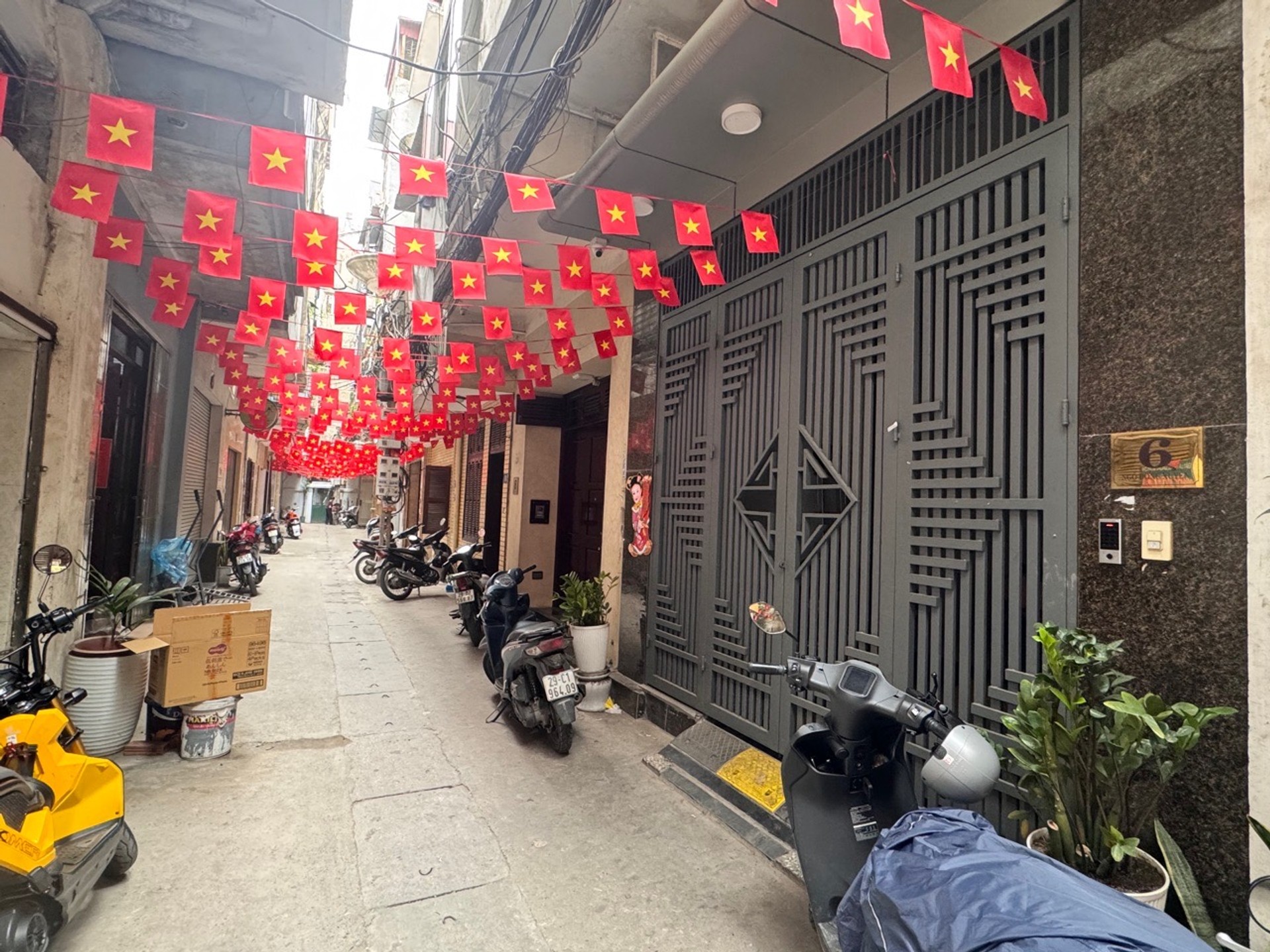 Bán nhà Phố Huế - diện tích 85m2 6 tầng - CỰC PHẨM THANG MÁY - giá 36,8 tỷ