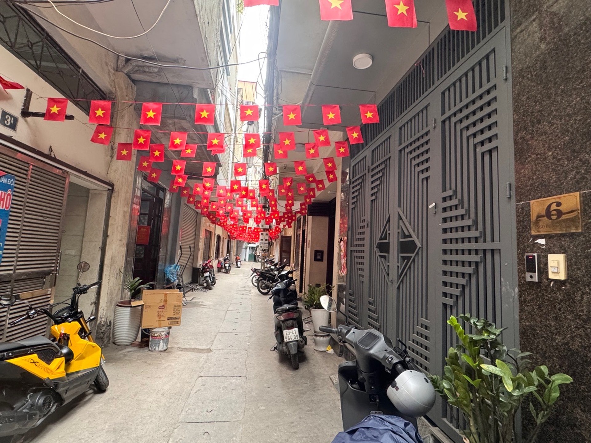Bán nhà Phố Huế - diện tích 85m2 6 tầng - CỰC PHẨM THANG MÁY - giá 36,8 tỷ