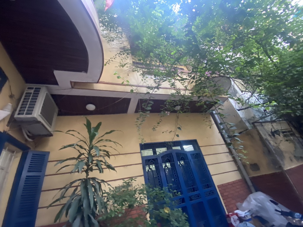 Bán nhà Phạm Ngọc Thạch - diện tích 125m2 3 tầng - ô tô đỗ cửa - giá 28,5 tỷ