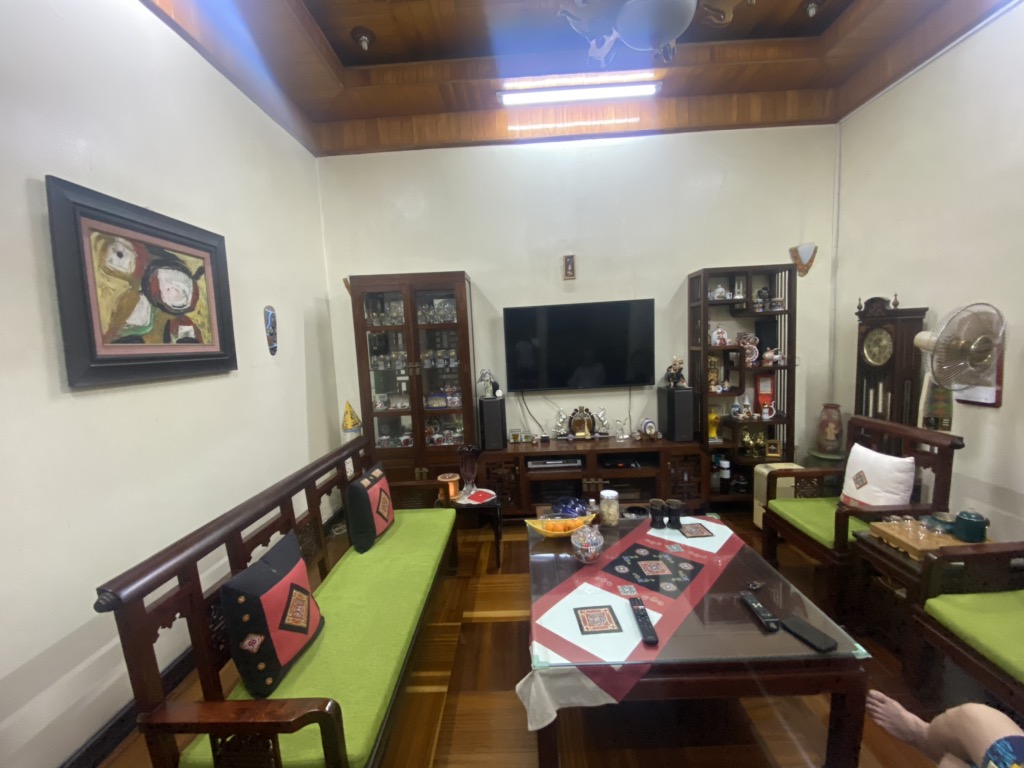 Bán nhà Phạm Ngọc Thạch - diện tích 125m2 3 tầng - ô tô đỗ cửa - giá 28,5 tỷ