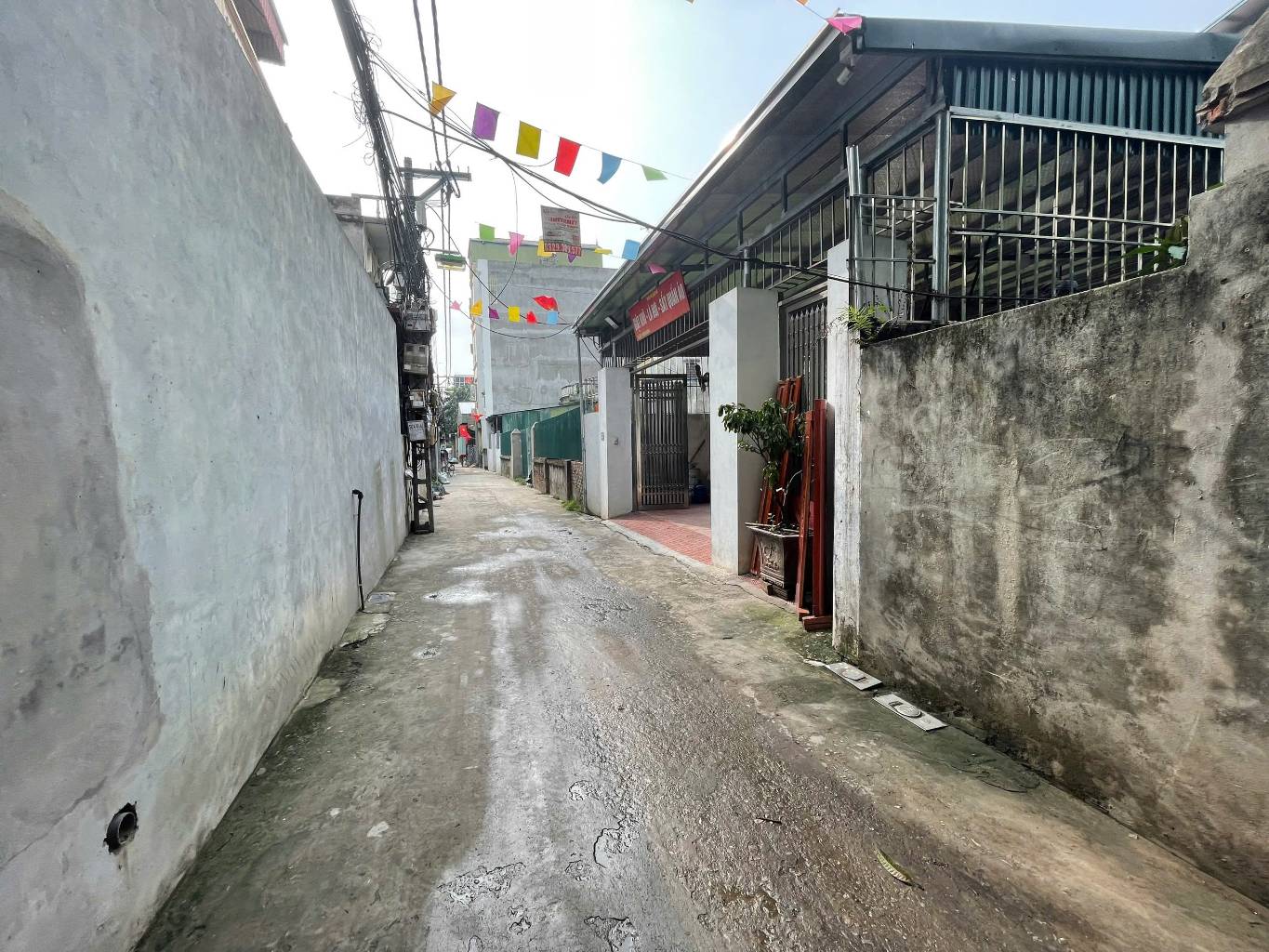 Bán nhà Thúy Lĩnh - diện tích 224m2 1 tầng - ô tô vào trong nhà - giá 23,6 tỷ