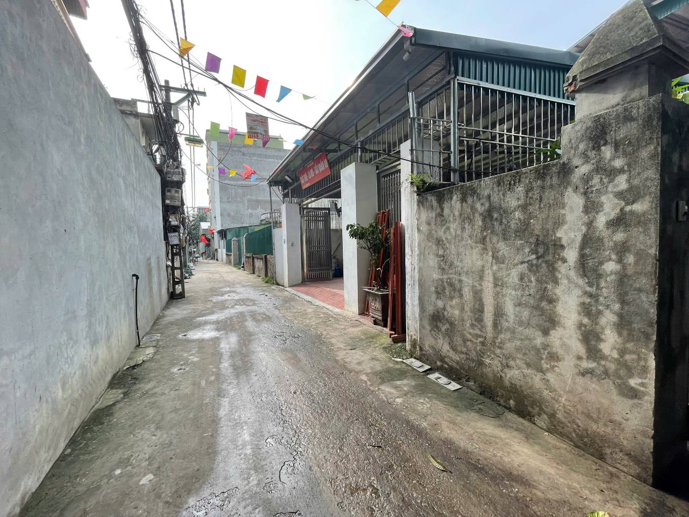 Bán nhà Thúy Lĩnh - diện tích 224m2 1 tầng - ô tô vào trong nhà - giá 23,6 tỷ