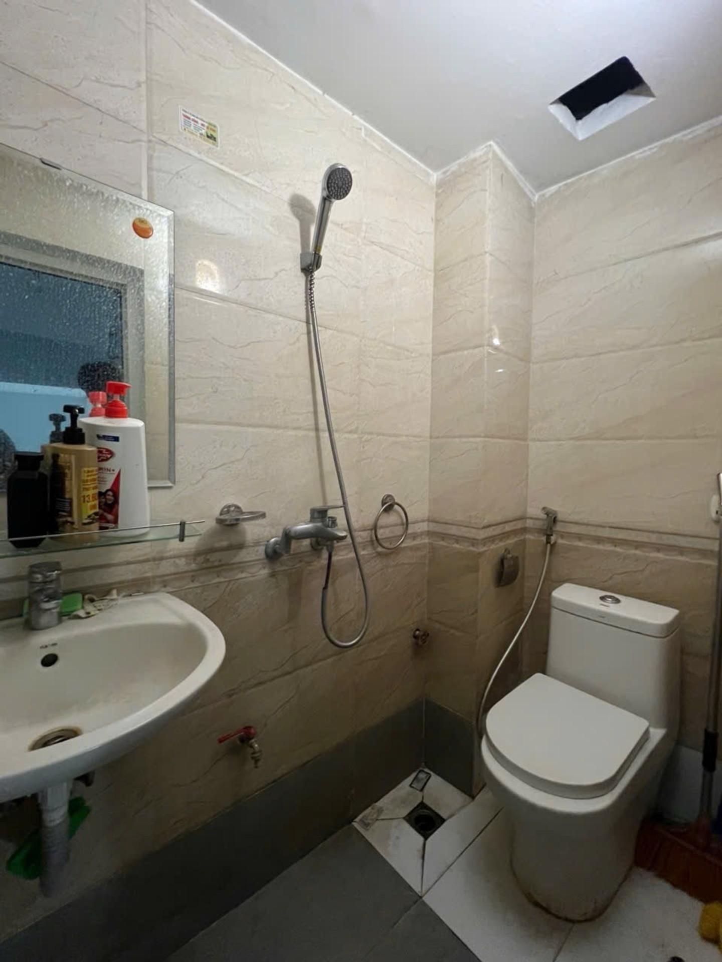 Bán nhà Nguyễn Đức Cảnh - diện tích 35m2 4 tầng - Nhà đẹp, gần phố - giá 7,8 tỷ