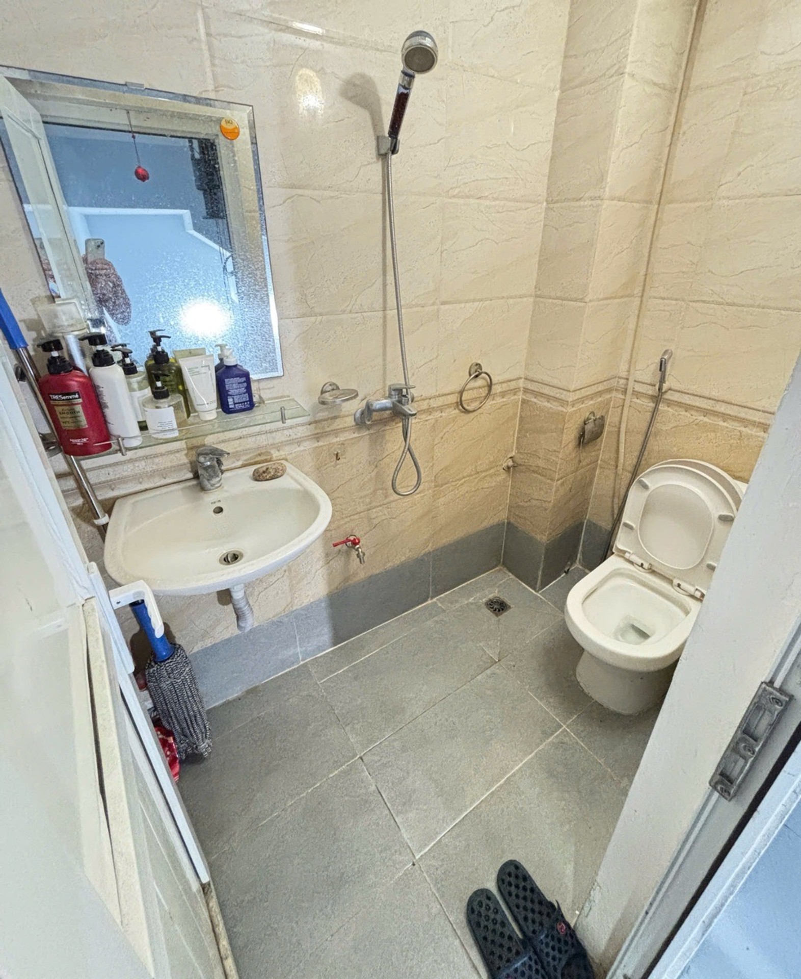Bán nhà Nguyễn Đức Cảnh - diện tích 35m2 4 tầng - Nhà đẹp, gần phố - giá 7,8 tỷ