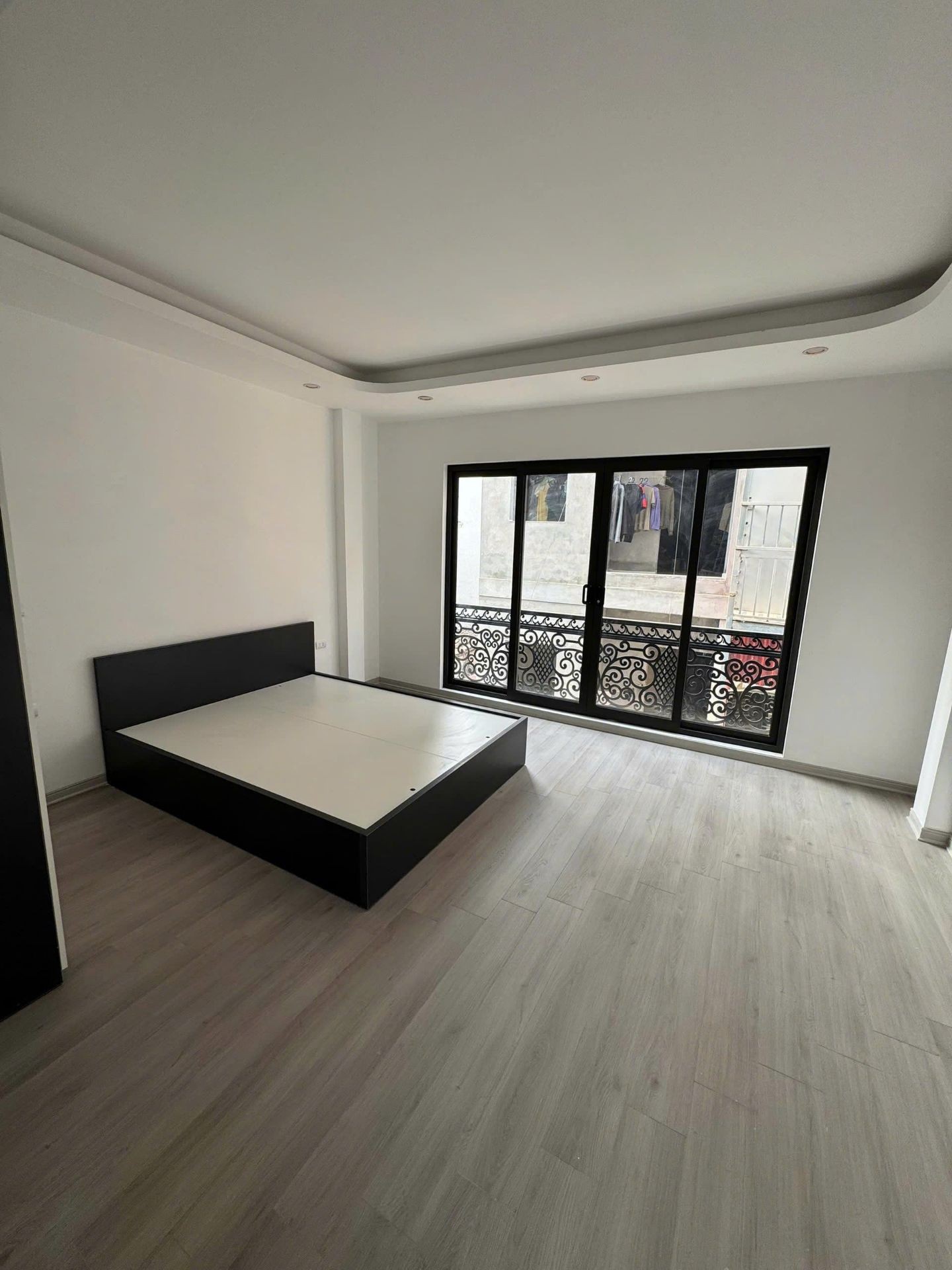 Bán nhà Định Công Thượng - diện tích 40m2 6 tầng - Ô TÔ VÀO NHÀ - giá 11,2 tỷ