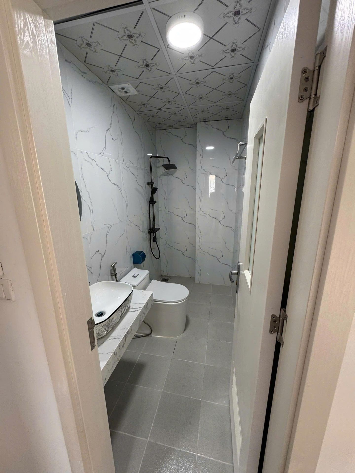Bán nhà Định Công Thượng - diện tích 40m2 6 tầng - Ô TÔ VÀO NHÀ - giá 11,2 tỷ