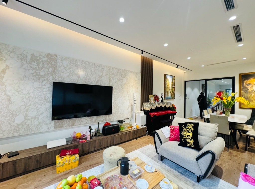 Bán nhà Lạc Trung - diện tích 92m2 5 tầng - Phân lô ô tô - giá 29,5 tỷ