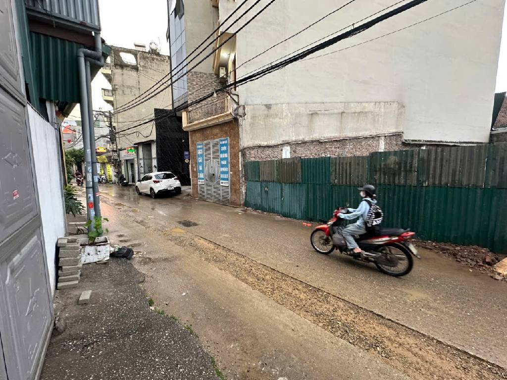 Bán nhà Giải Phóng - diện tích 89m2 1 tầng - ô tô tránh - giá 18 tỷ
