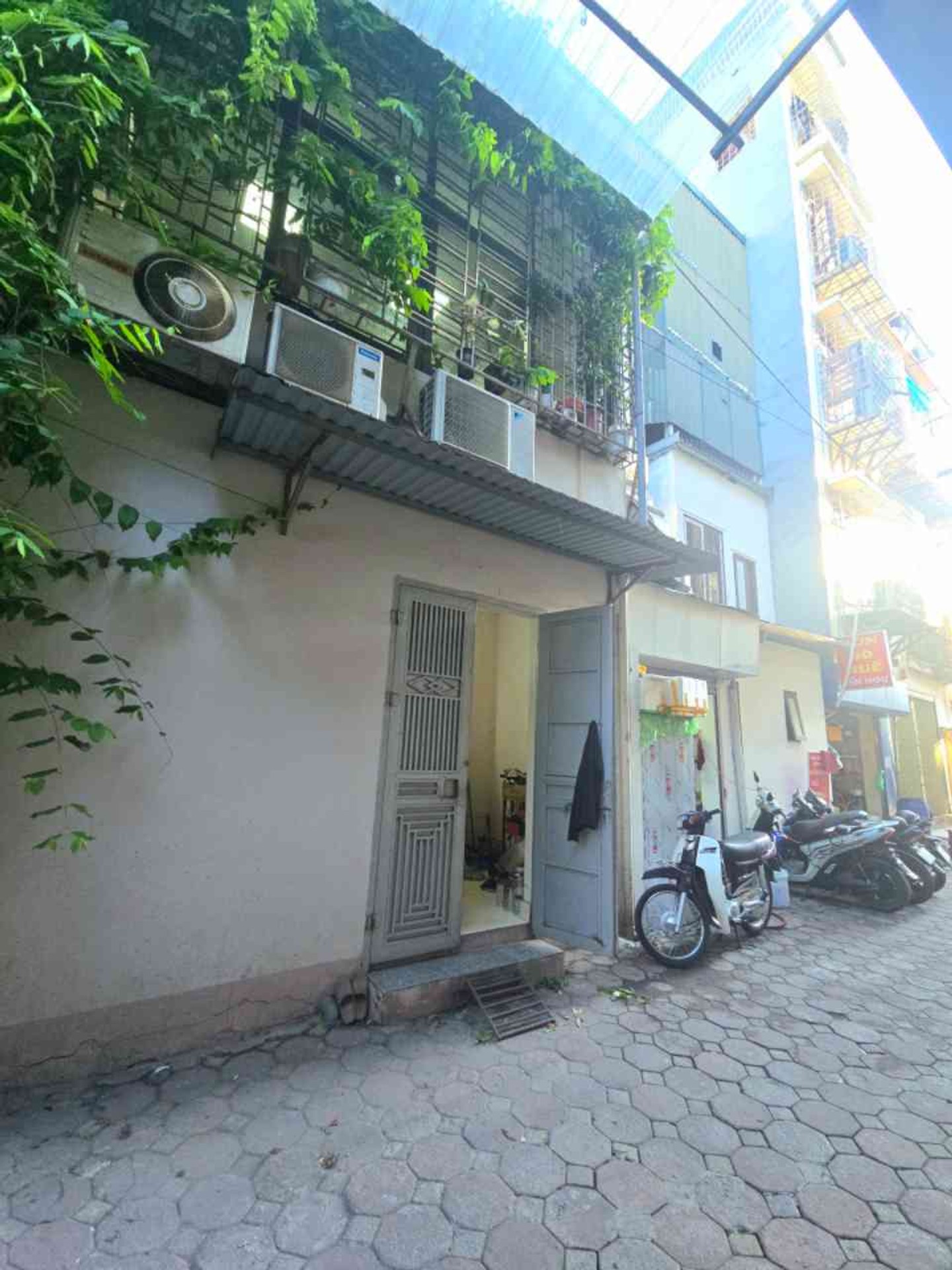 Bán nhà Lạc Trung - diện tích 47m2 4 tầng - Kinh doanh siêu đỉnh - giá 26,8 tỷ