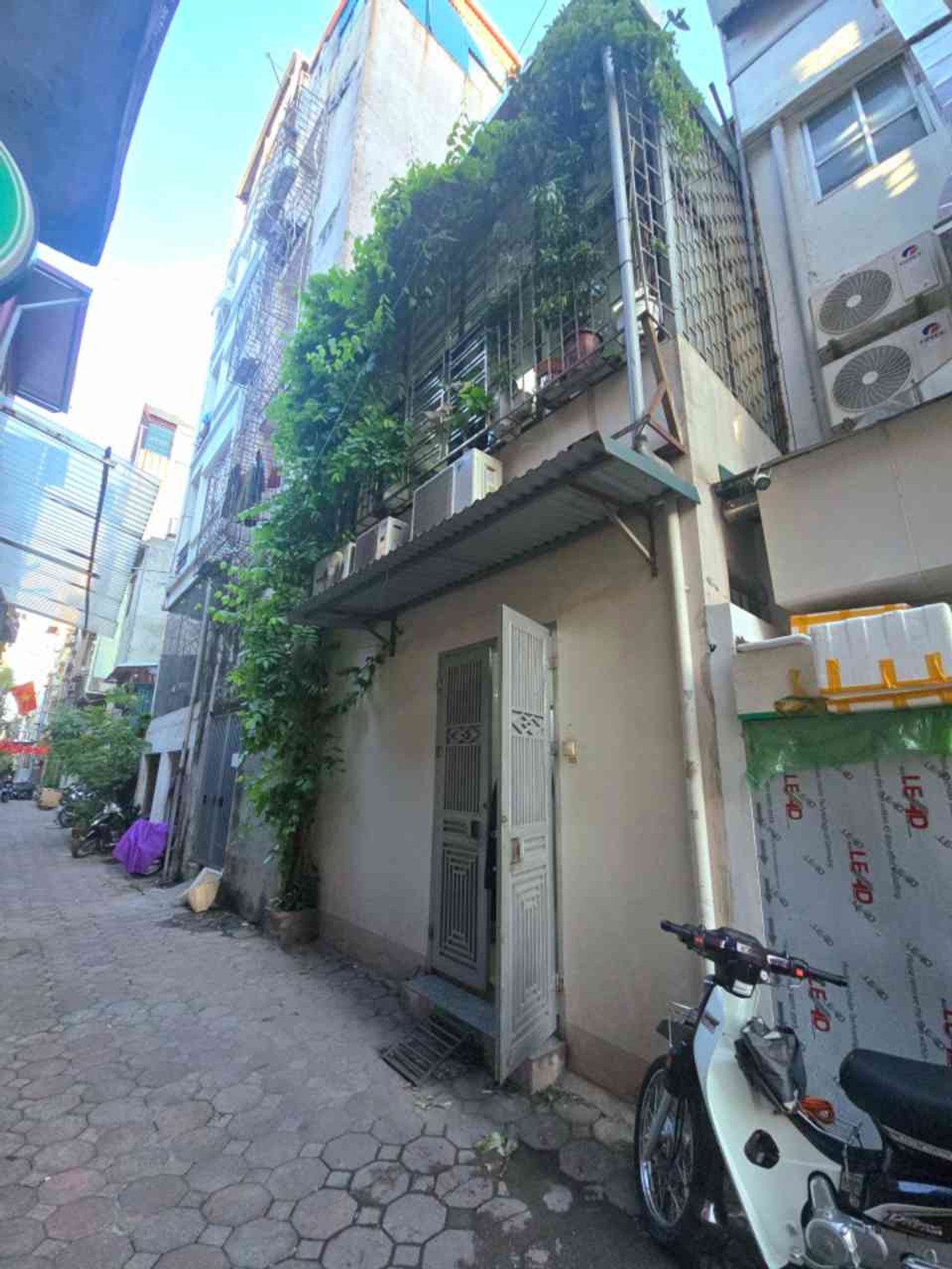 Bán nhà Lạc Trung - diện tích 47m2 4 tầng - Kinh doanh siêu đỉnh - giá 26,8 tỷ