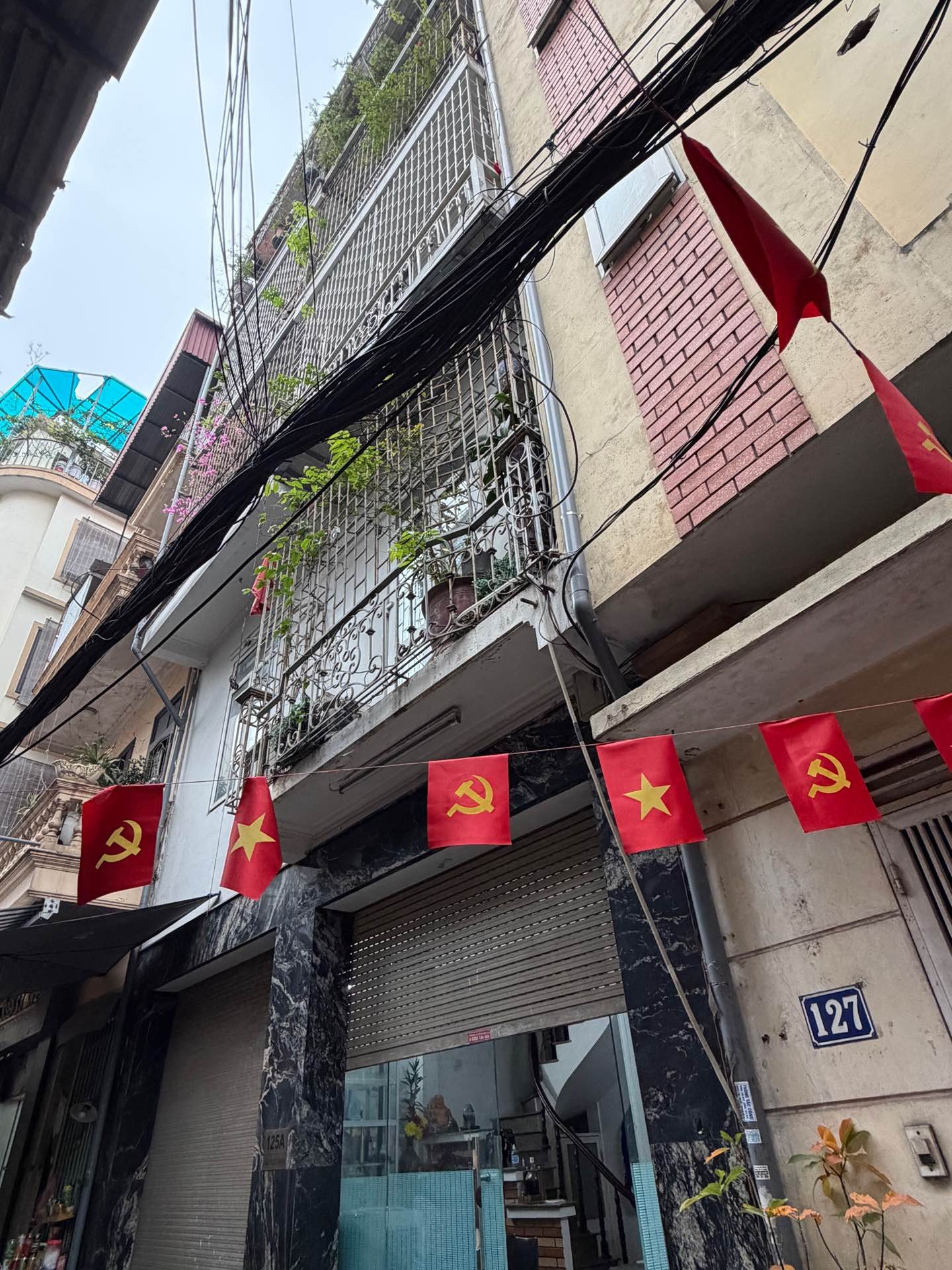 Bán nhà Trương Định - diện tích 38m2 5 tầng - ô tô đỗ cửa - giá 18 tỷ
