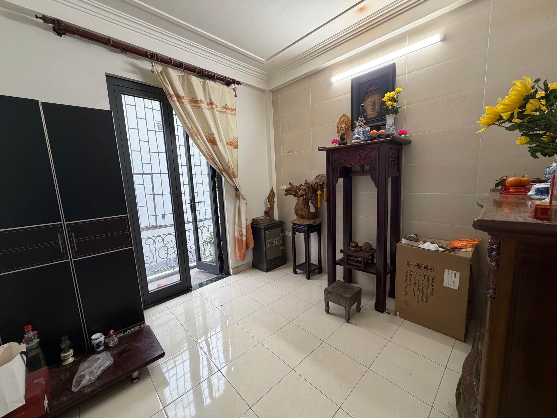 Bán nhà Trương Định - diện tích 38m2 5 tầng - ô tô đỗ cửa - giá 18 tỷ