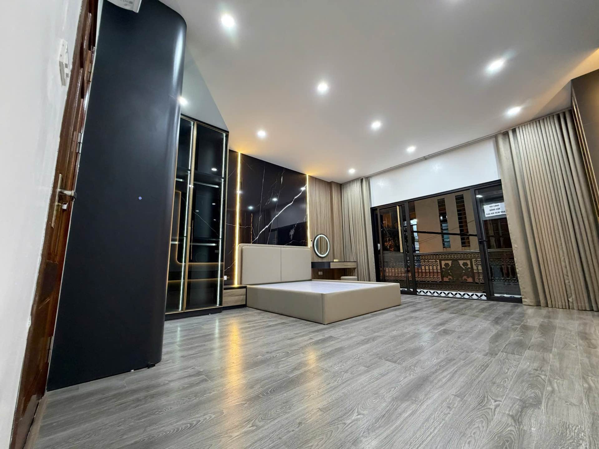 Bán nhà Hoàng Mai - diện tích 50m2 6 tầng - Ô TÔ TRÁNH - giá 17,9 tỷ