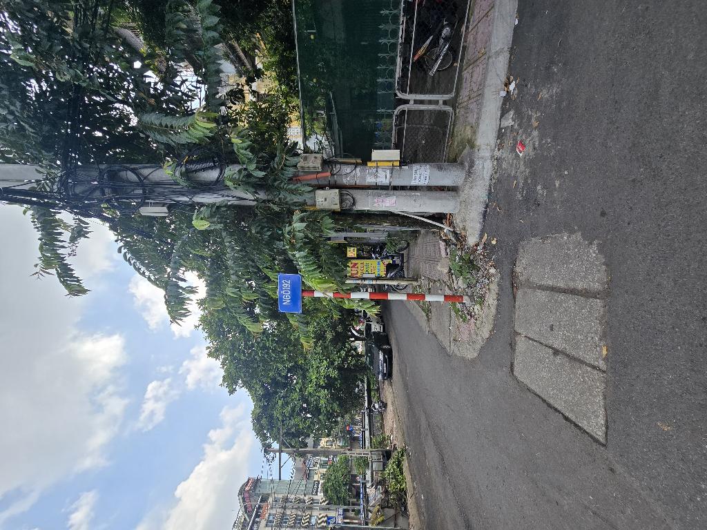 Bán nhà Giải Phóng - diện tích 107m2 2 tầng - Ô TÔ TRÁNH - giá 32 tỷ