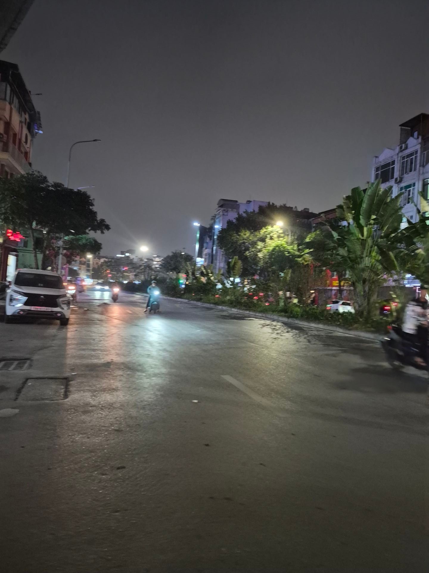 Bán nhà Yên Lãng - diện tích 62m2 5 tầng - Mặt phố trung tâm, kinh doanh sầm uất - giá 4,8 tỷ