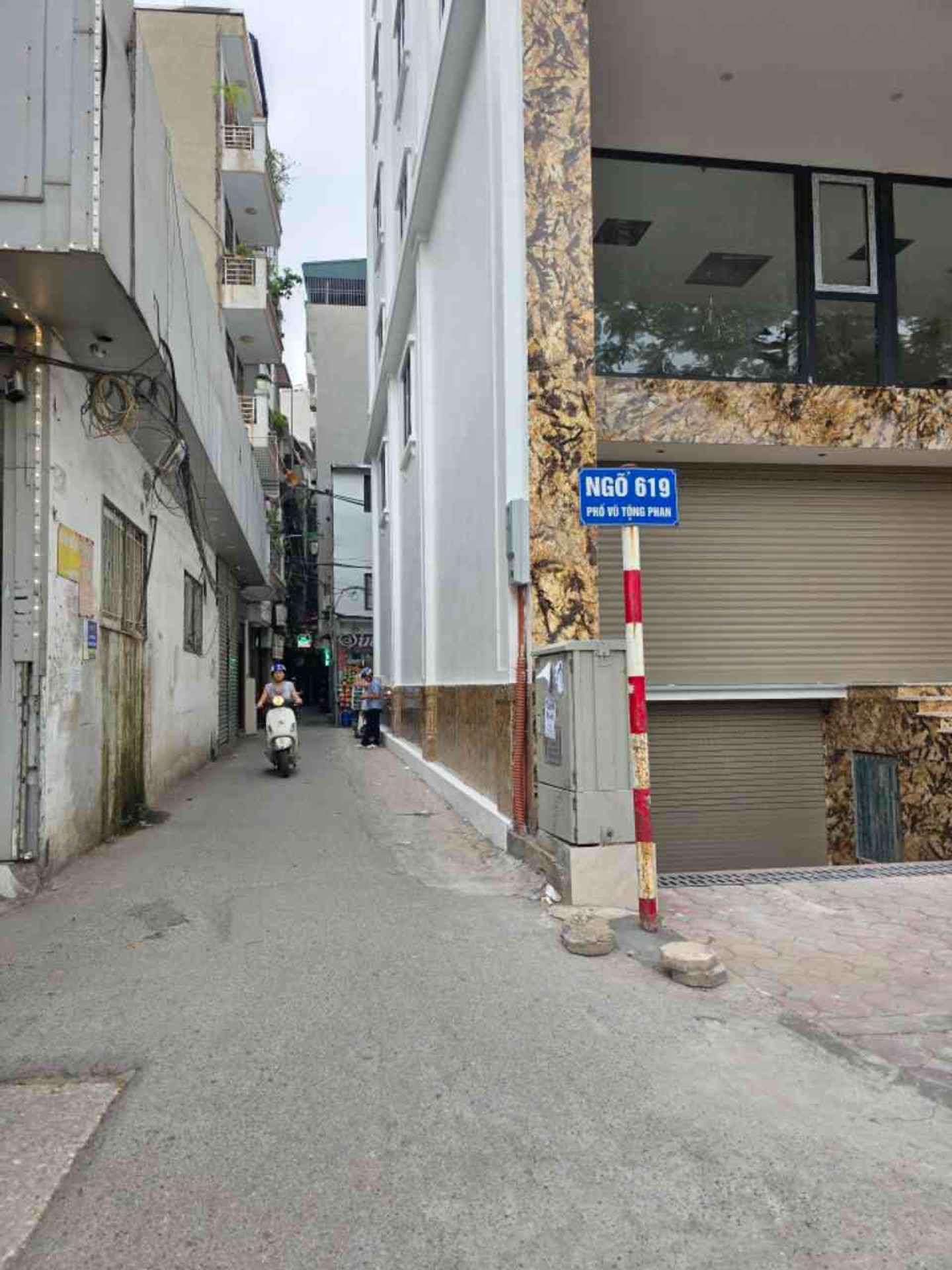Bán nhà Bùi Xương Trạch - diện tích 95m2 8 tầng - Ô TÔ ĐỖ CỬA - giá 29,5 tỷ