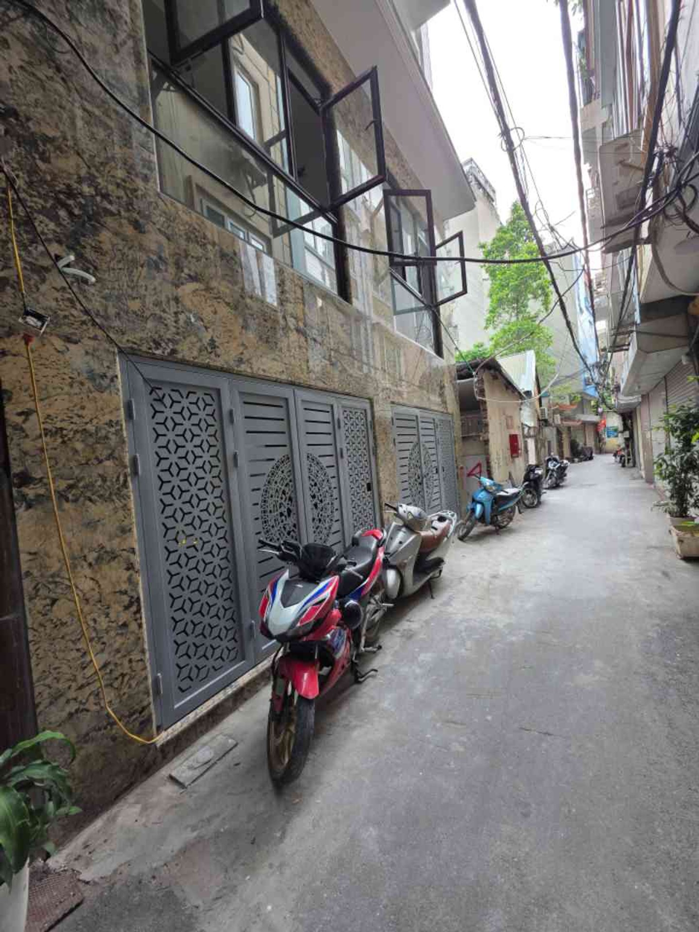 Bán nhà Bùi Xương Trạch - diện tích 95m2 8 tầng - Ô TÔ ĐỖ CỬA - giá 29,5 tỷ