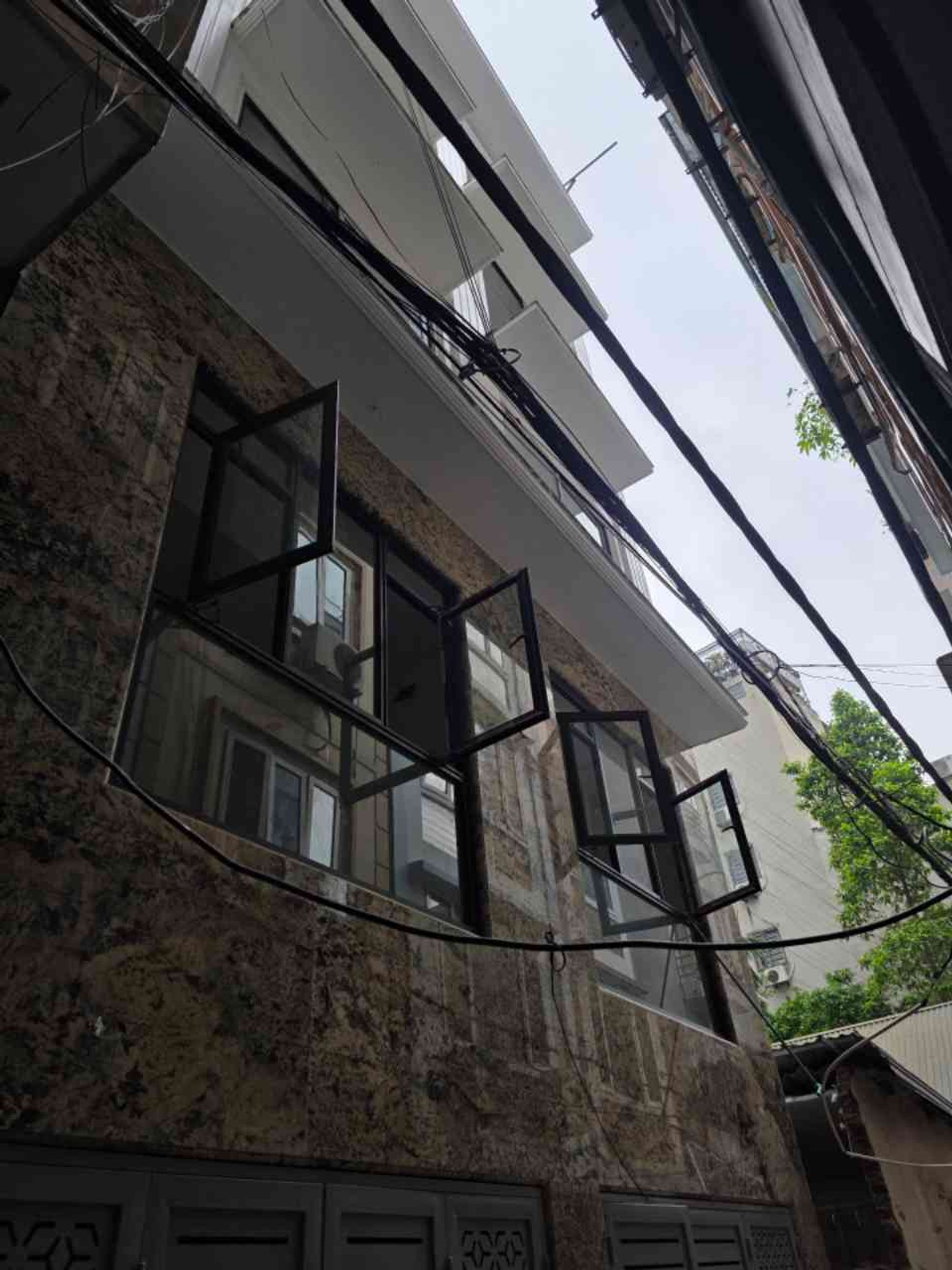 Bán nhà Bùi Xương Trạch - diện tích 95m2 8 tầng - Ô TÔ ĐỖ CỬA - giá 29,5 tỷ