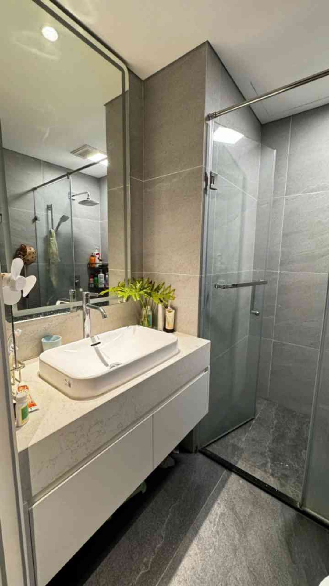 Bán nhà Nguyễn Tuân - diện tích 101m2 28 tầng - Căn góc full kính - giá 12 tỷ