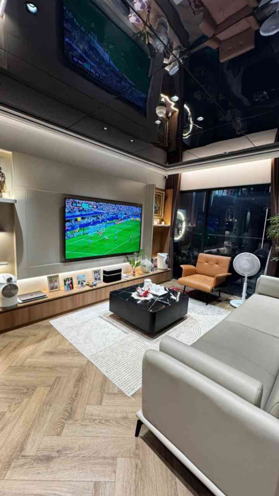 Bán nhà Nguyễn Tuân - diện tích 101m2 28 tầng - Căn góc full kính - giá 12 tỷ