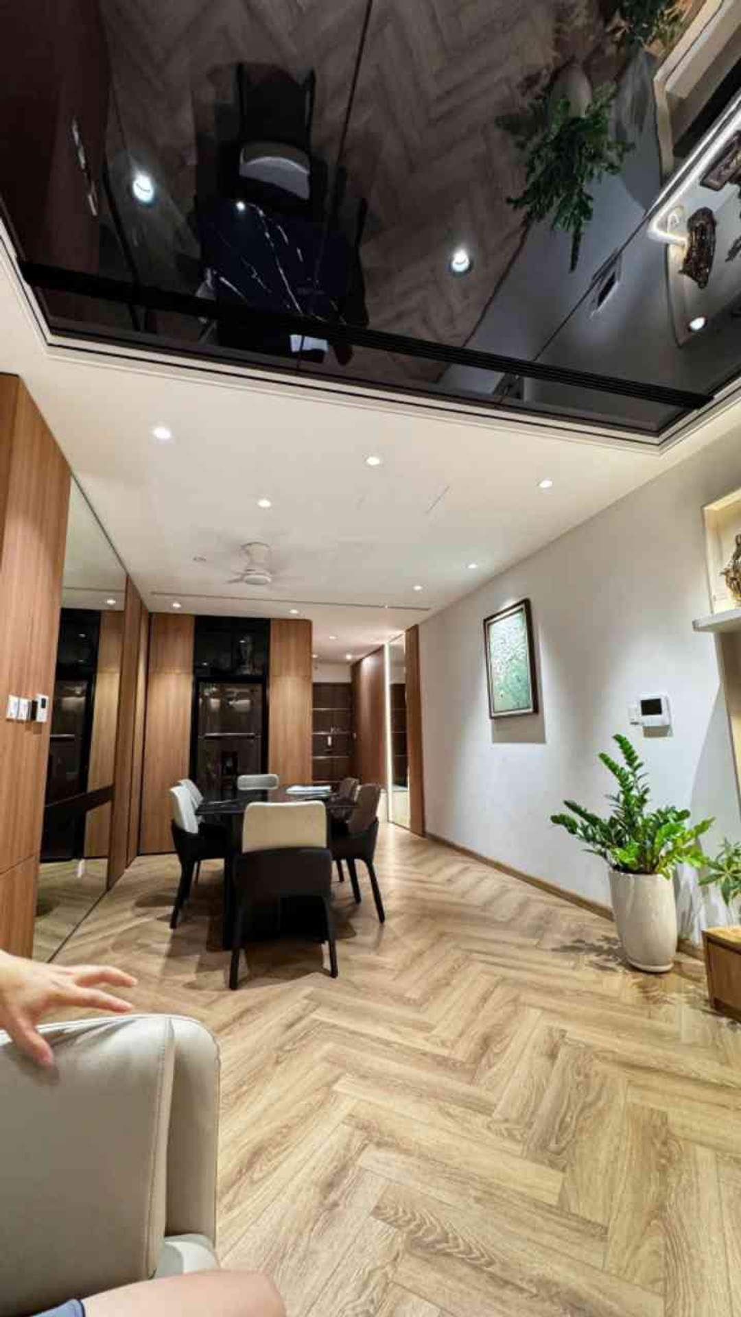 Bán nhà Nguyễn Tuân - diện tích 101m2 28 tầng - Căn góc full kính - giá 12 tỷ