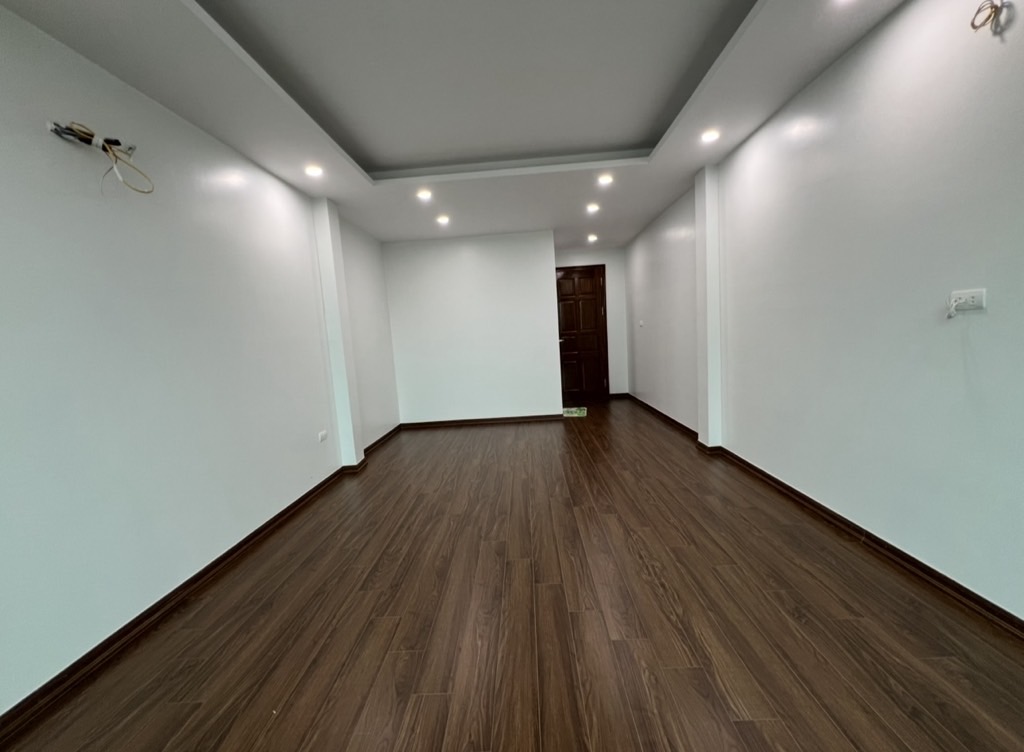 Bán nhà Hoàng Mai - diện tích 46m2 6 tầng - Ô tô đỗ cửa - giá 14,65 tỷ