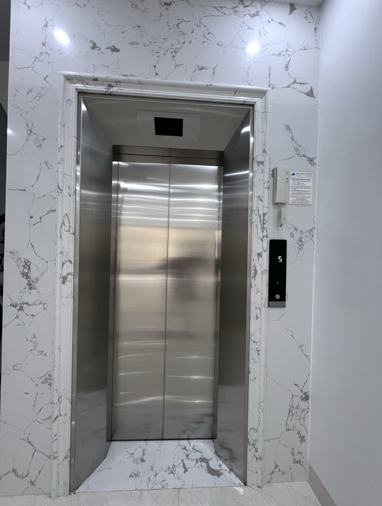 Bán nhà Hoàng Mai - diện tích 46m2 6 tầng - Ô tô đỗ cửa - giá 14,65 tỷ