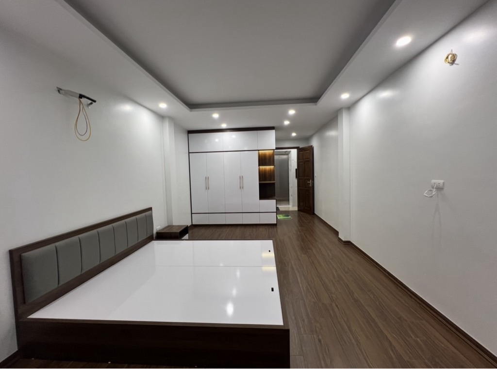 Bán nhà Hoàng Mai - diện tích 46m2 6 tầng - Ô tô đỗ cửa - giá 14,65 tỷ