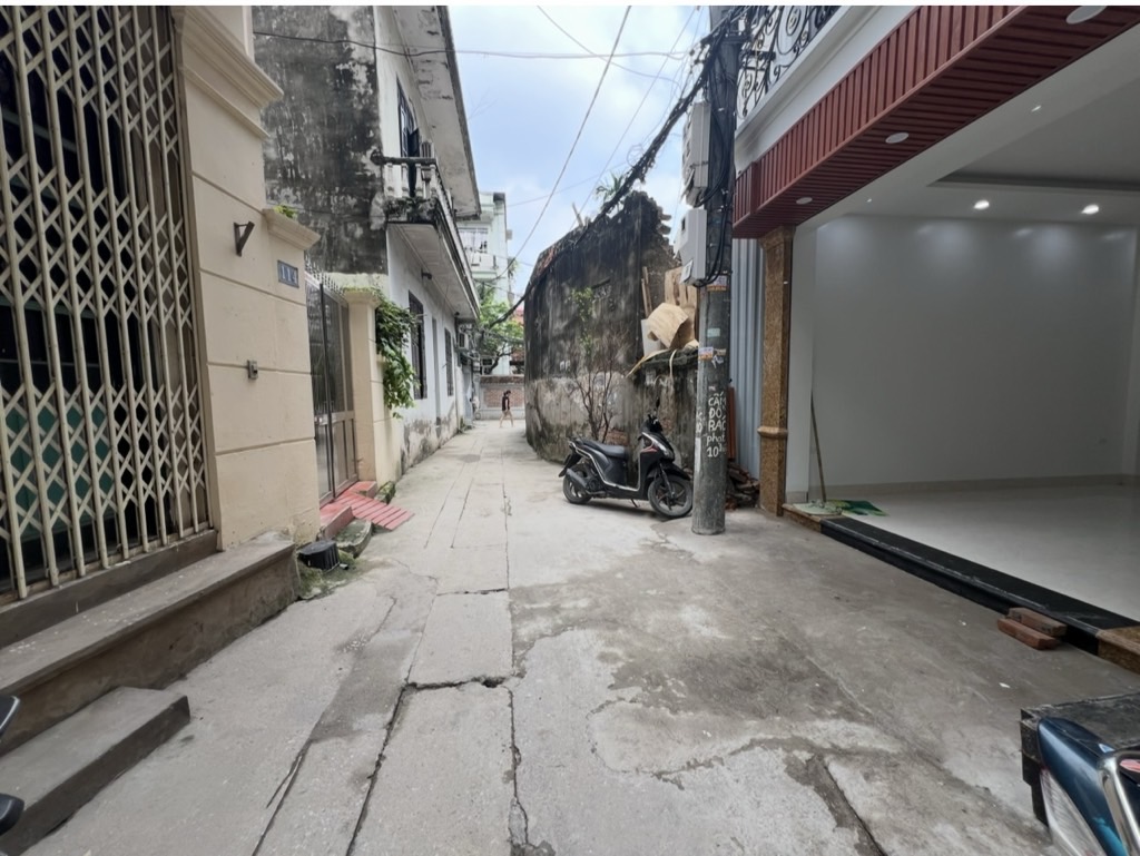 Bán nhà Hoàng Mai - diện tích 46m2 6 tầng - Ô tô đỗ cửa - giá 14,65 tỷ