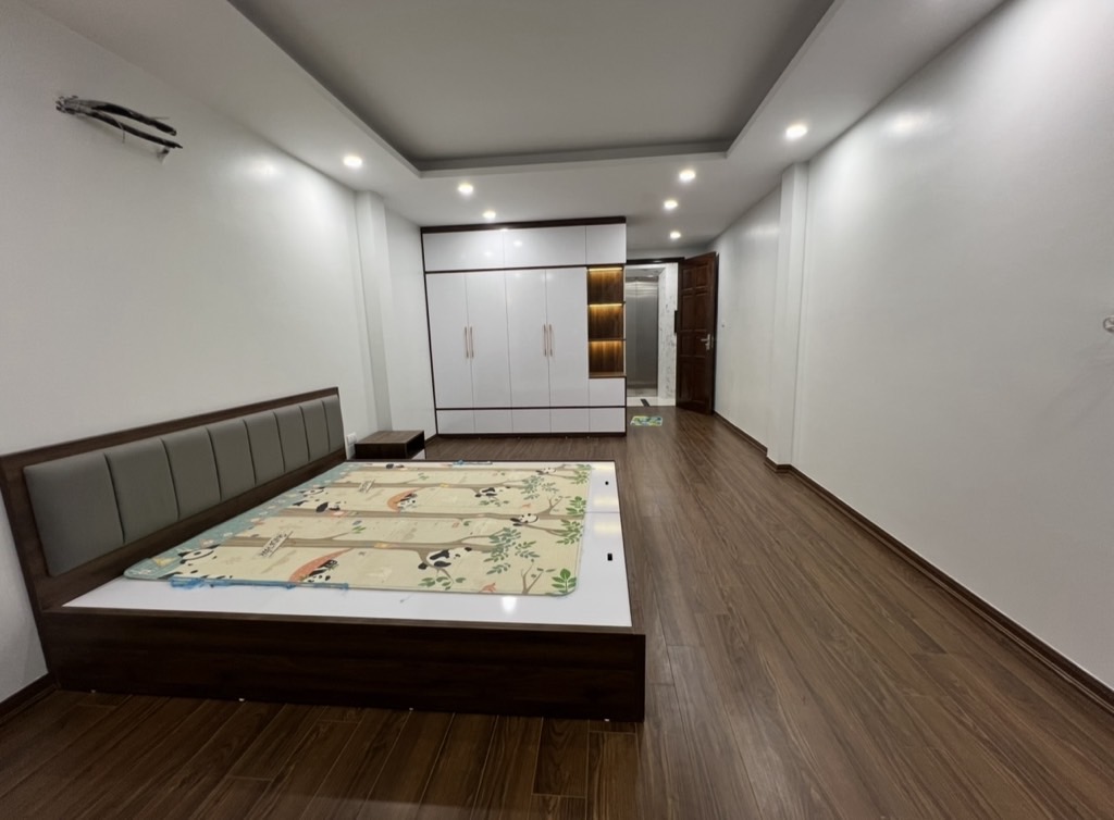 Bán nhà Hoàng Mai - diện tích 46m2 6 tầng - Ô tô đỗ cửa - giá 14,65 tỷ