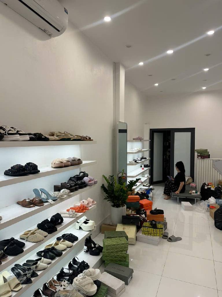 Bán nhà Trương Định - diện tích 100m2 1 tầng - MẶT PHỐ GIÁ MẶT NGÕ - giá 34 tỷ