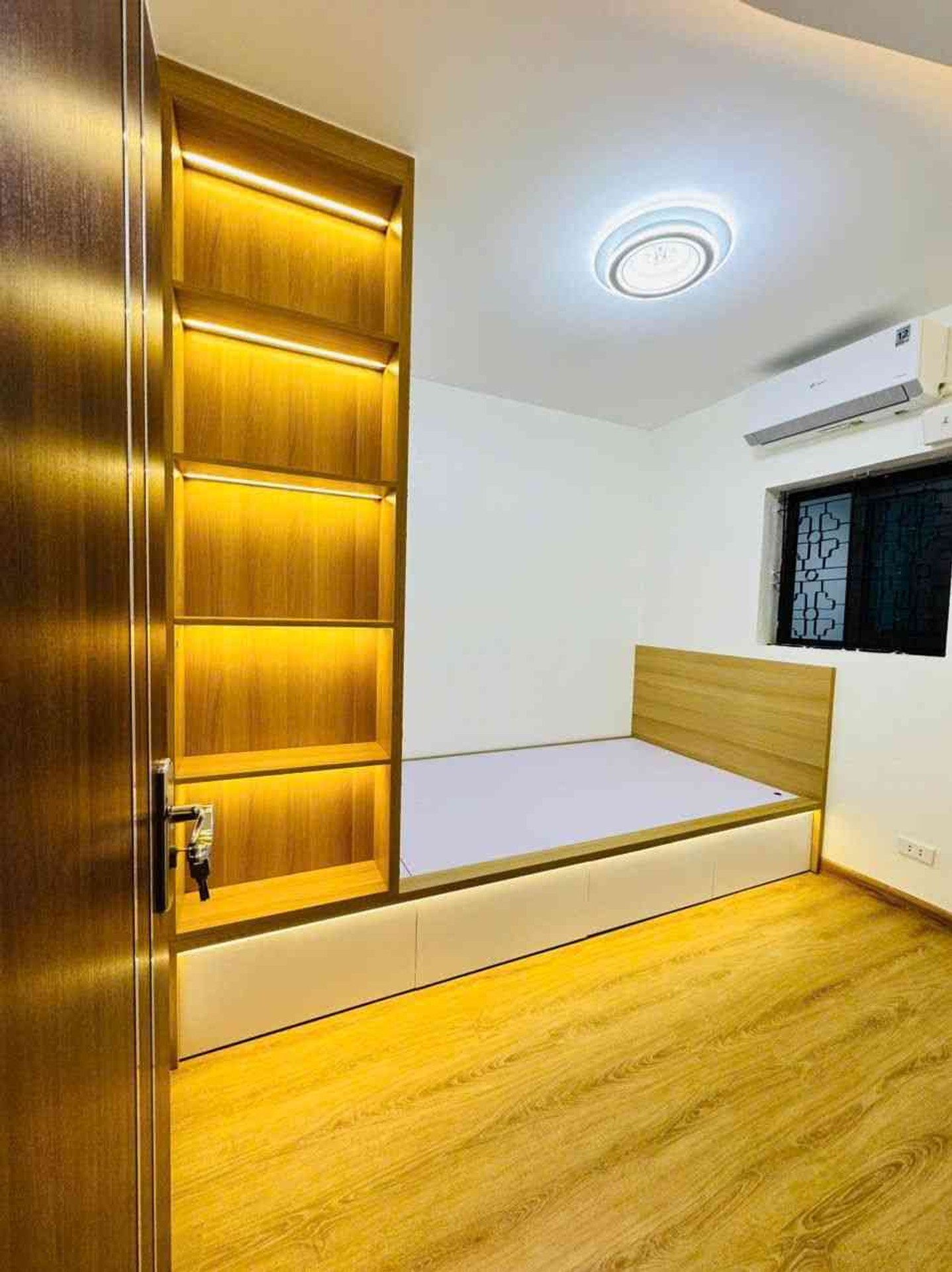 Bán nhà Ngọc Hồi - diện tích 80m2 3 tầng - Căn hộ tập thể đẹp - giá 3,4 tỷ