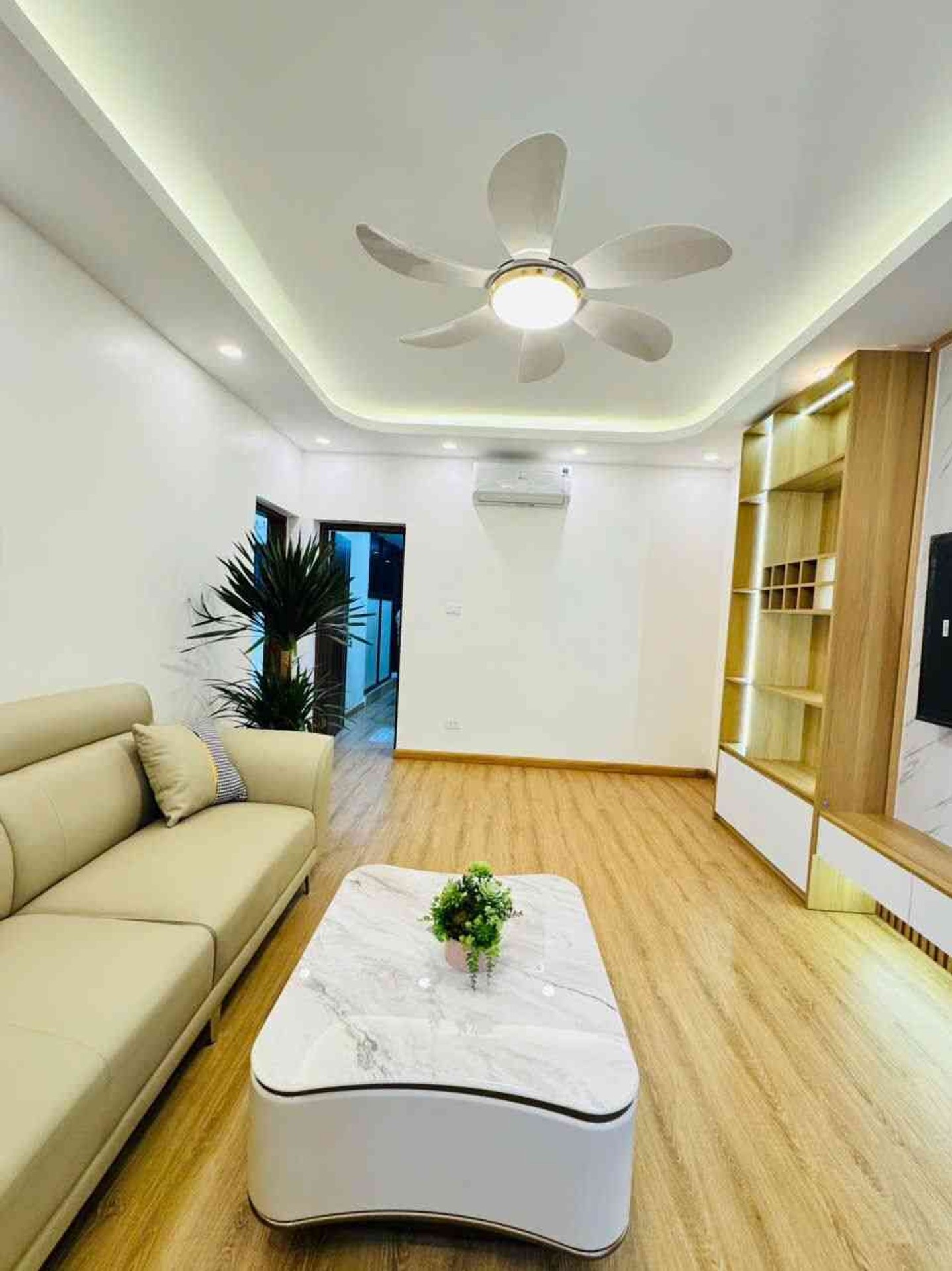 Bán nhà Ngọc Hồi - diện tích 80m2 3 tầng - Căn hộ tập thể đẹp - giá 3,4 tỷ