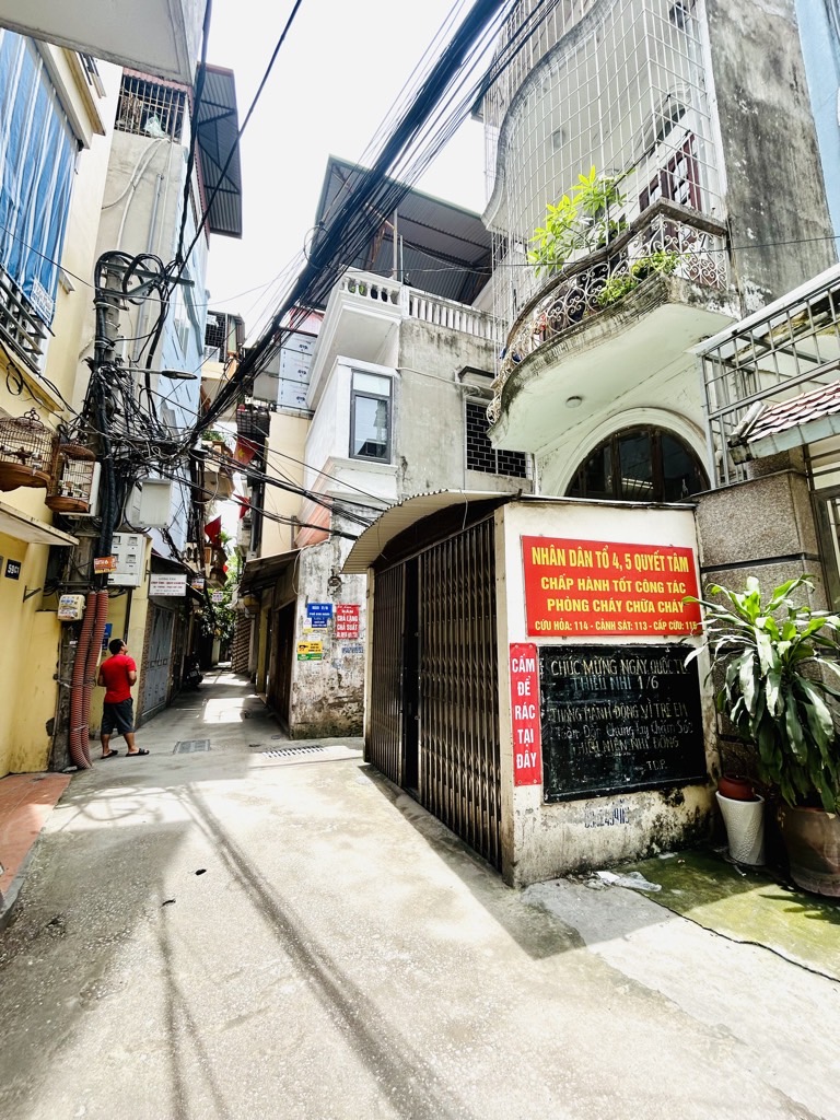Bán nhà Kim Ngưu - diện tích 40m2 4 tầng - Mặt ngõ thông - giá 9,6 tỷ