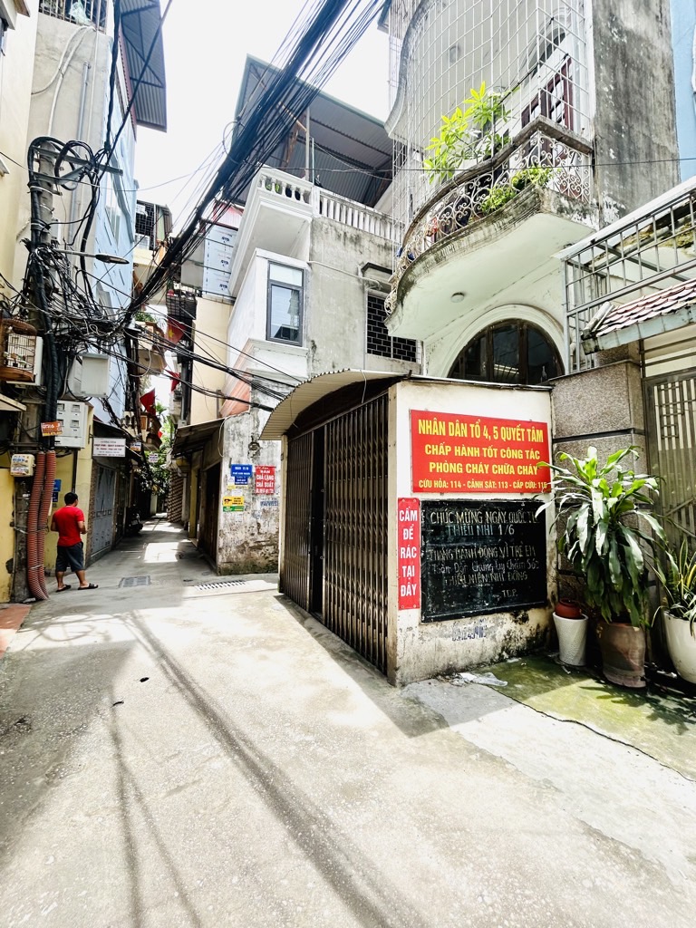 Bán nhà Kim Ngưu - diện tích 40m2 4 tầng - Mặt ngõ thông - giá 9,6 tỷ