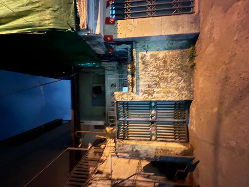Bán nhà Tân Mai - diện tích 35m2 2 tầng - Ô tô tránh - giá 9,5 tỷ