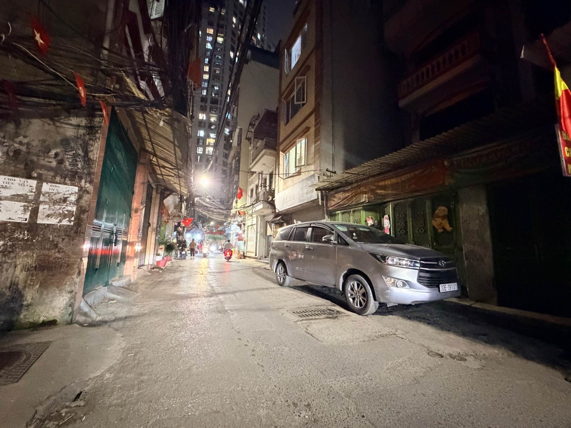 Bán nhà Cự Lộc - diện tích 50m2 2 tầng - Lô góc 2 mặt thoáng - giá 25 tỷ