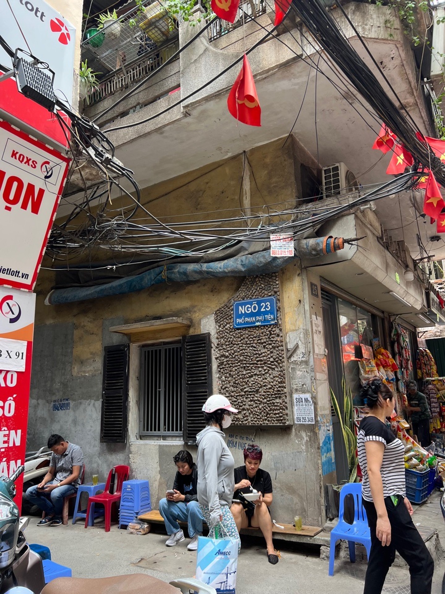 Bán nhà Phan Phù Tiên - diện tích 34m2 6 tầng - Nhà xây mới thang máy - giá 9,9 tỷ