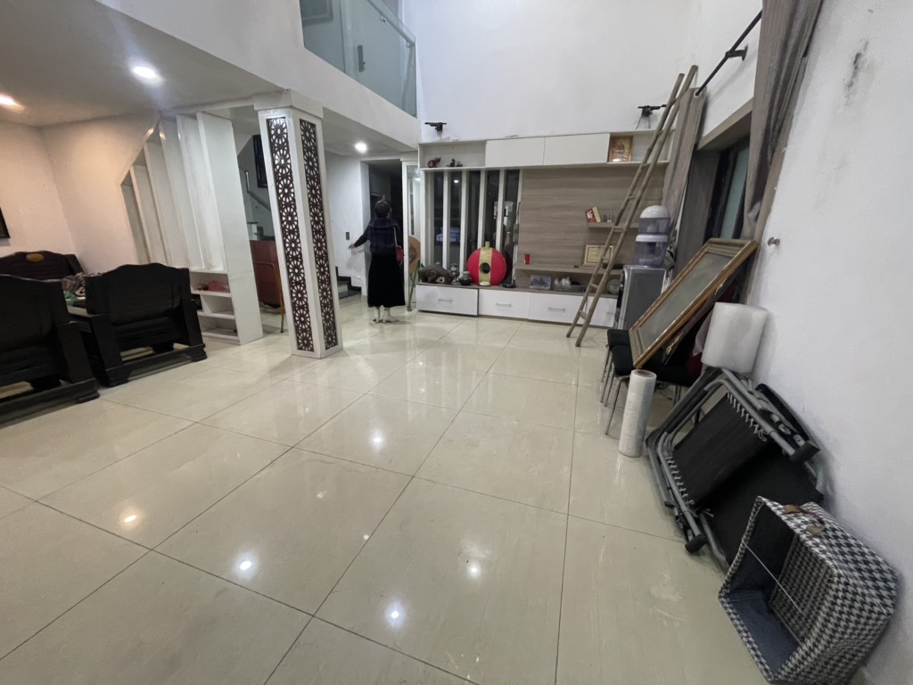 Bán nhà Đê Trần Khát Trân - diện tích 113m2 5 tầng - Ngõ ô tô - giá 25 tỷ