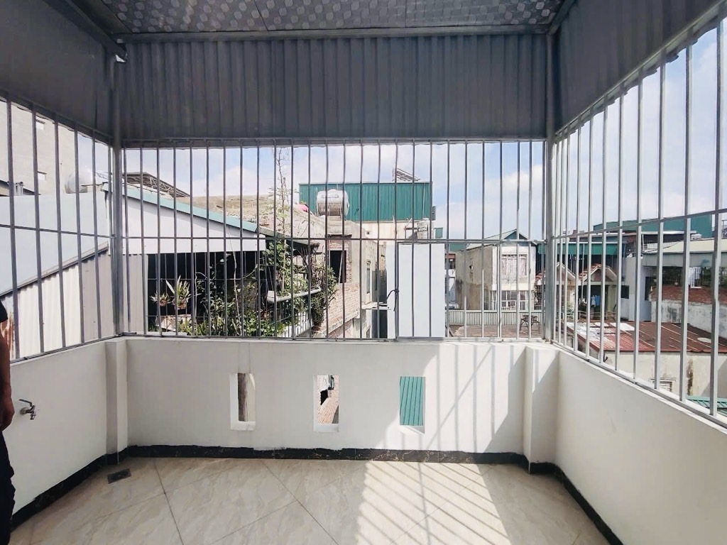 Bán nhà Dương Văn Bé - diện tích 30m2 5 tầng - Nhà mới lô góc, thang máy - giá 9,8 tỷ